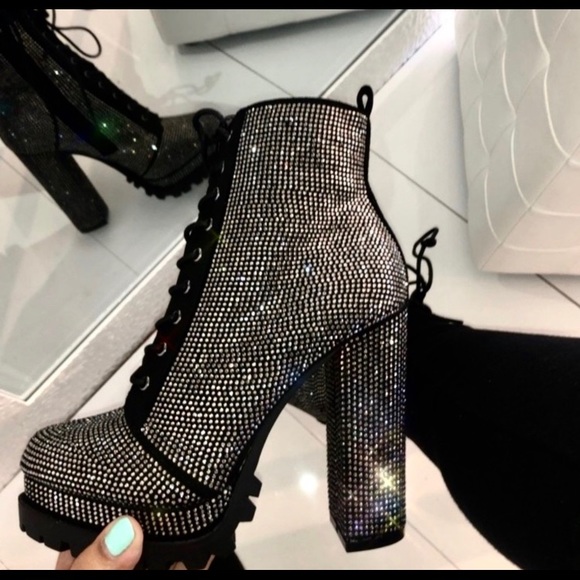 SIZE 5.5‼️LAST PAIR‼️Embellished lace up boots - Picture 3 of 8
